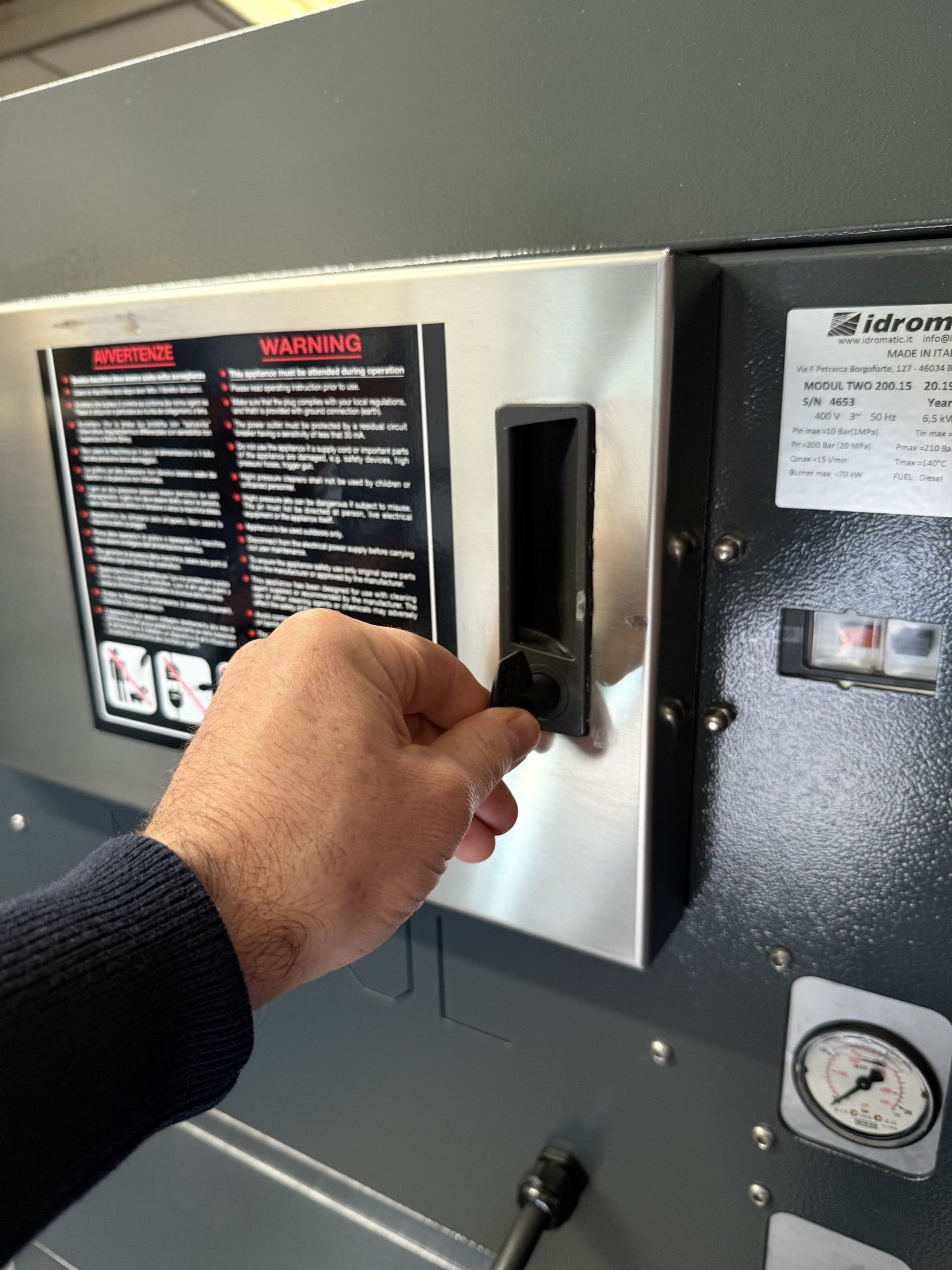 BOSS BOYS SD12100HR secure locked control panel
