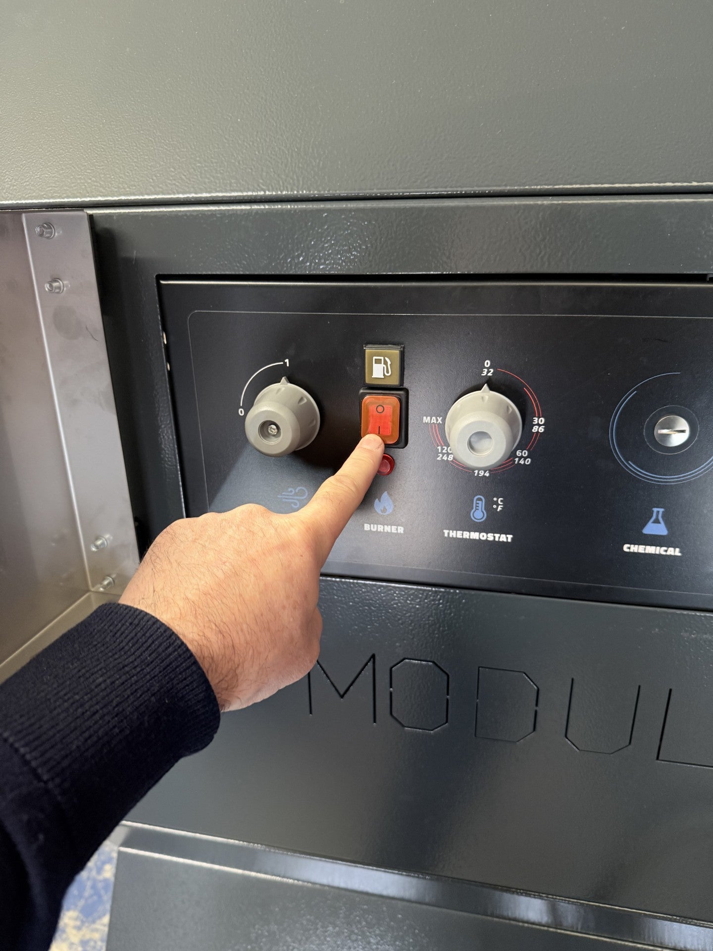 BOSS BOYS SD12100HR locked controls with key access
